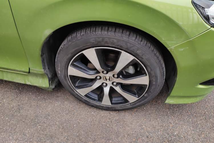 Used Honda Jade 2013 1.8L CVT Luxury Edition 5 seats Right Front Wheel Hub