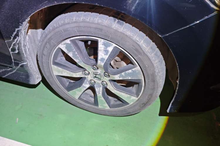 Used Honda Jade 2013 1.8L CVT Luxury Edition 5 seats Right Front Wheel Hub