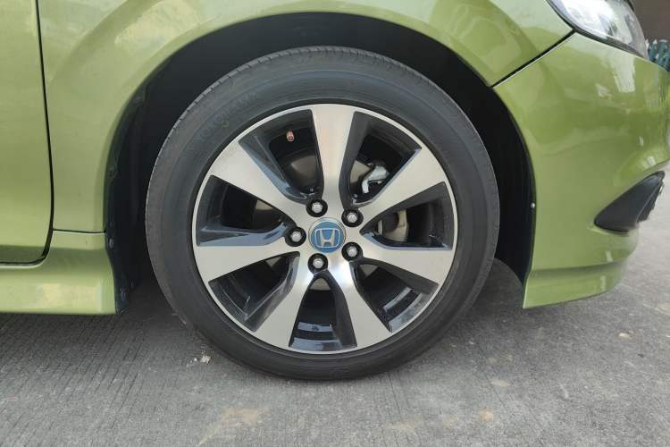 Used Honda Jade 2013 1.8L CVT Luxury Edition 5 seats Right Front Wheel Hub