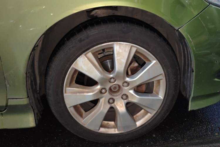 Used Honda Jade 2013 1.8L automatic Comfort version 5 seats Right Front Wheel Hub