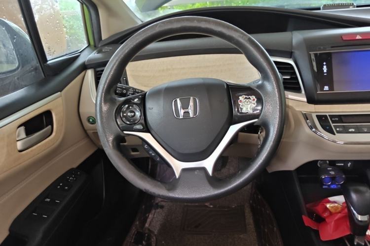 Used Honda Jade 2013 1.8L automatic Comfort version 5 seats Steering Wheel