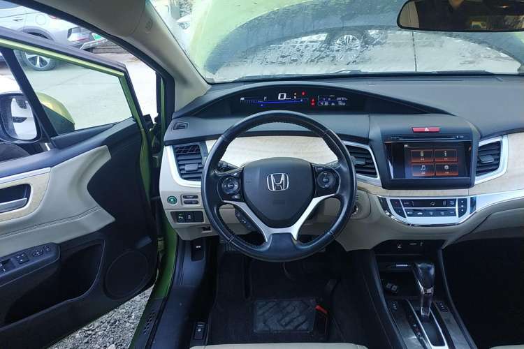 Used Honda Jade 2013 1.8L CVT Luxury Edition 6 seats Steering Wheel