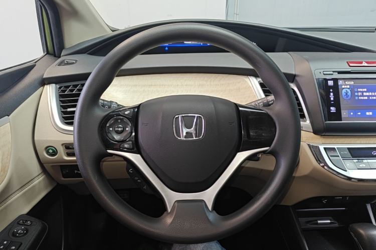 Used Honda Jade 2013 1.8L automatic Comfort version 5 seats Steering Wheel