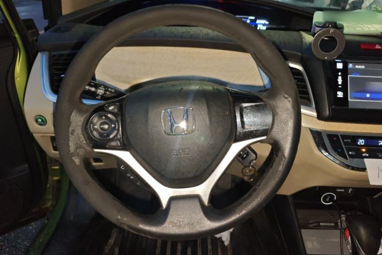 Used Honda Jade 2013 1.8L automatic Comfort version 5 seats Steering Wheel