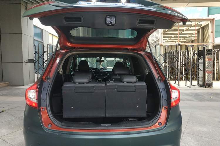 Used Honda Jade 2013 1.8L CVT Luxury Edition 6 seats Trunk