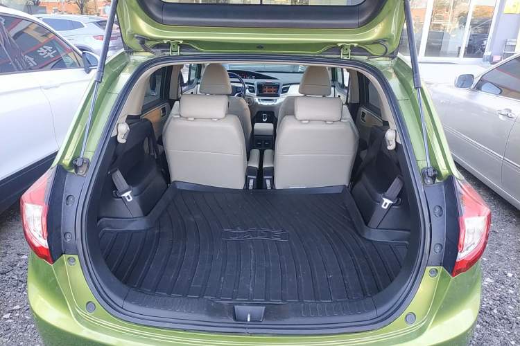 Used Honda Jade 2013 1.8L CVT Luxury Edition 6 seats Trunk