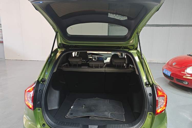 Used Honda Jade 2013 1.8L automatic Comfort version 5 seats Trunk