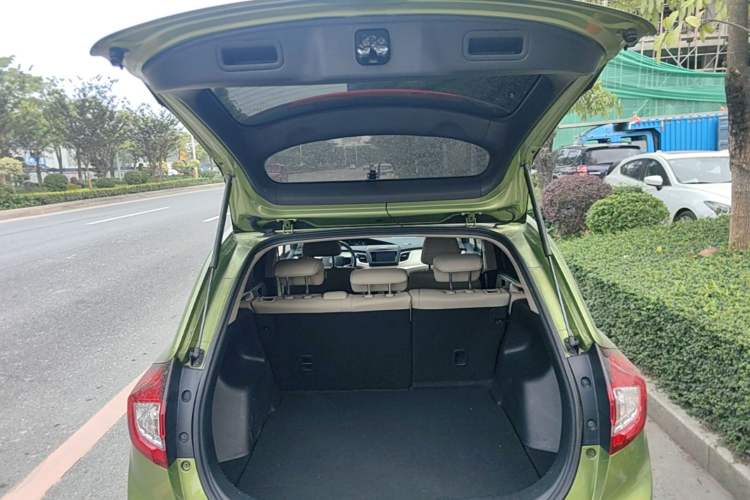 Used Honda Jade 2013 1.8L automatic Comfort version 5 seats Trunk