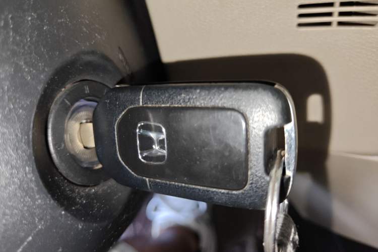 Used Honda Jade 2013 1.8L automatic Comfort version 5 seats Vehicle Key