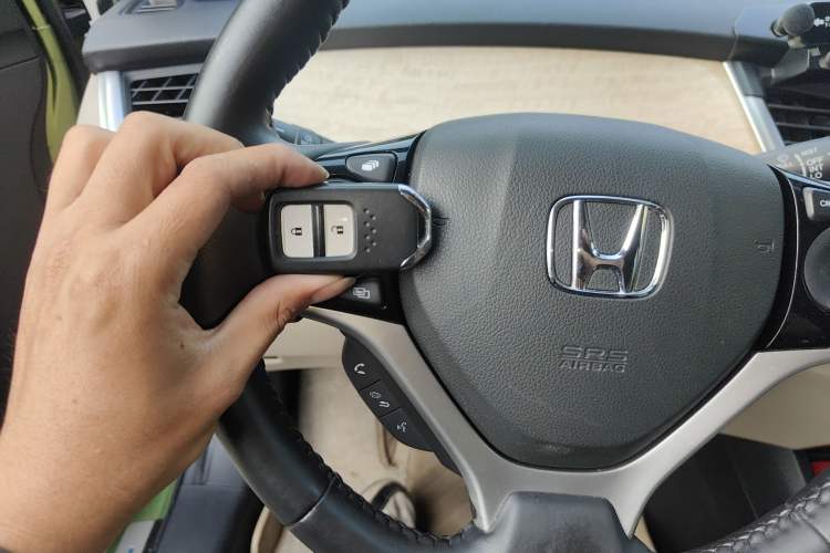Used Honda Jade 2013 1.8L CVT Luxury Edition 5 seats Vehicle Key