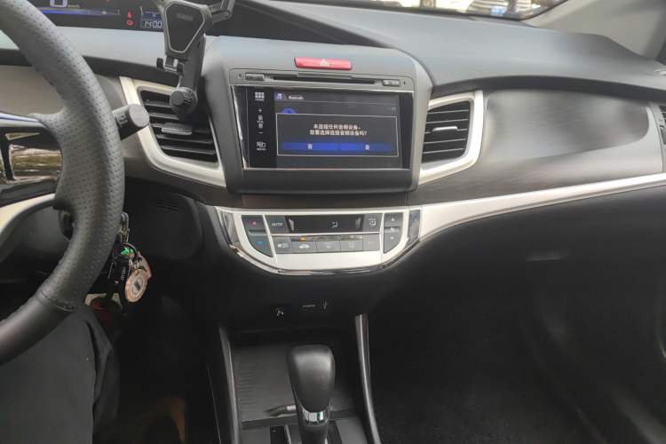 Used Honda Jade 2013 1.8L automatic Comfort version 5 seats Audio And AC Panel