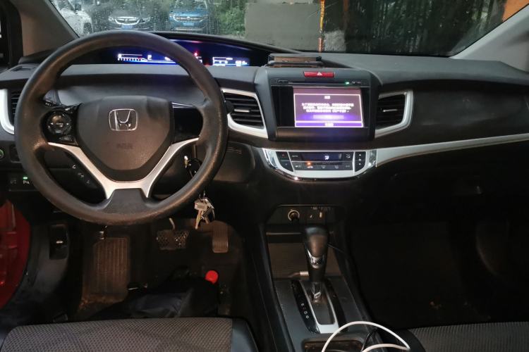 Used Honda Jade 2013 1.8L automatic Comfort version 5 seats Center Console