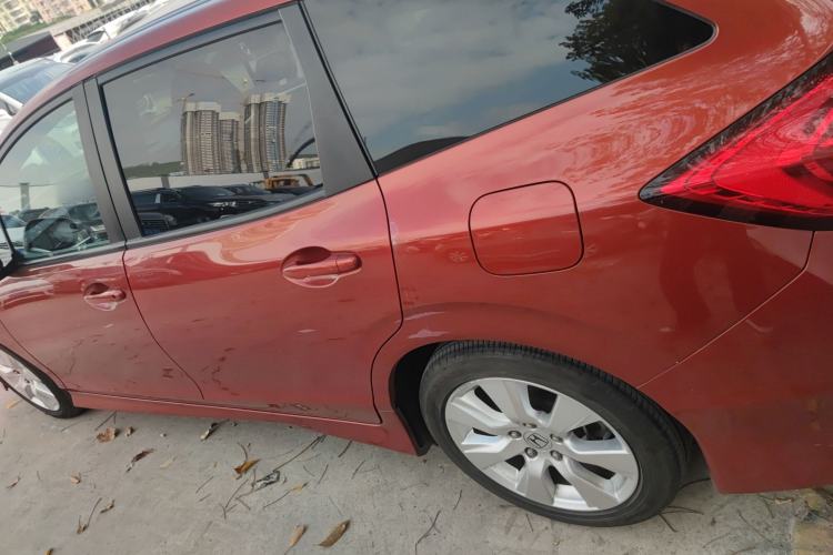 Used Honda Jade 2013 1.8L automatic Comfort version 5 seats Exterior 3