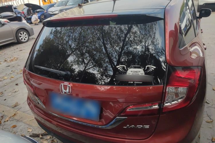 Used Honda Jade 2013 1.8L automatic Comfort version 5 seats Exterior 4