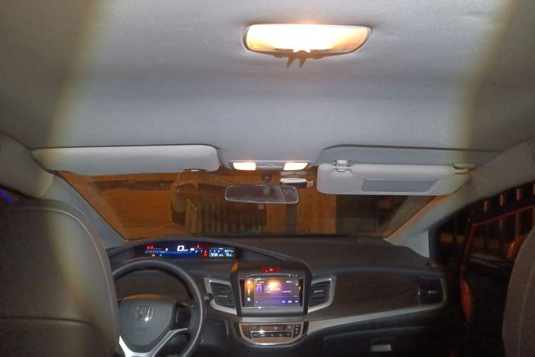 Used Honda Jade 2013 1.8L automatic Comfort version 5 seats Headliner
