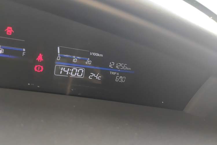 Used Honda Jade 2013 1.8L automatic Comfort version 5 seats Instrument Cluster