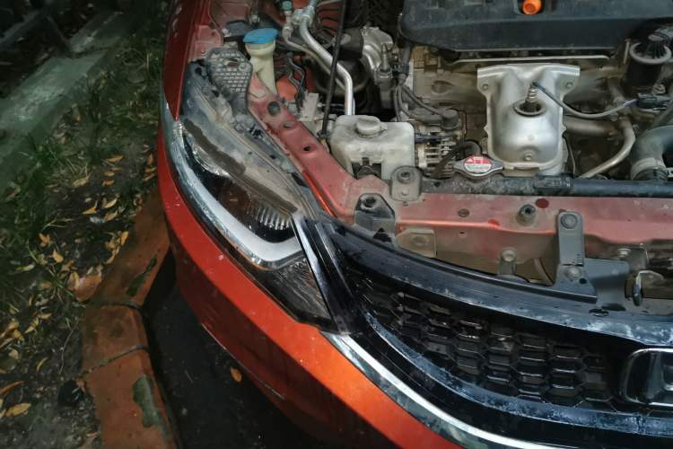 Used Honda Jade 2013 1.8L automatic Comfort version 5 seats Right Front Headlight