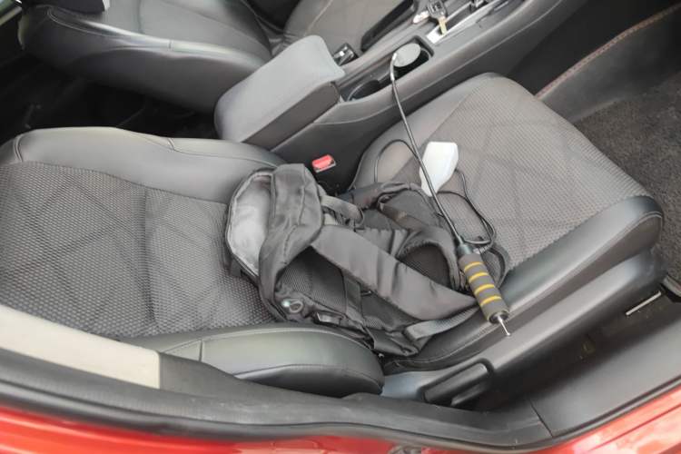 Used Honda Jade 2013 1.8L automatic Comfort version 5 seats Right Front Seat