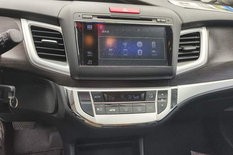 Used Honda Jade 2013 1.8L automatic Comfort version 5 seats Audio And AC Panel