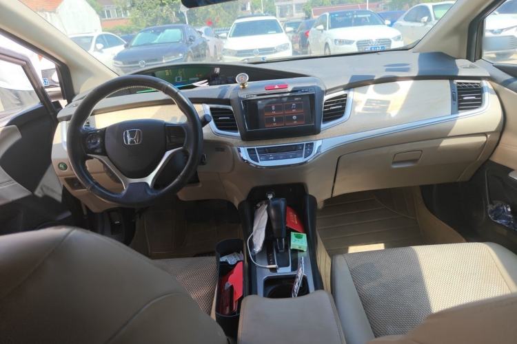 Used Honda Jade 2013 1.8L automatic Comfort version 5 seats Center Console