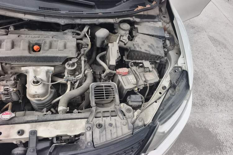 Used Honda Jade 2013 1.8L automatic Comfort version 5 seats Engine Bay Left