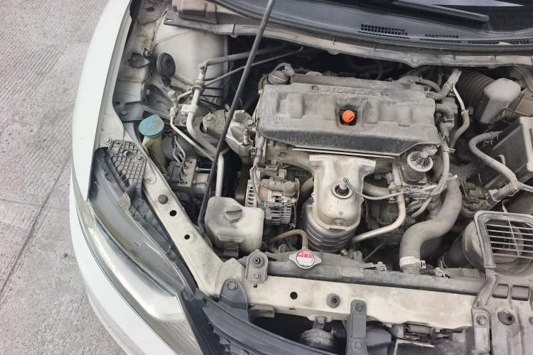 Used Honda Jade 2013 1.8L automatic Comfort version 5 seats Engine Bay Right