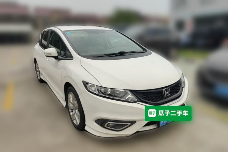 Used Honda Jade 2013 1.8L automatic Comfort version 5 seats Front Right 45 Deg