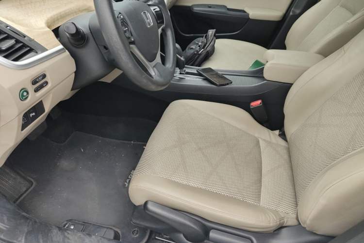 Used Honda Jade 2013 1.8L automatic Comfort version 5 seats Left Front Seat
