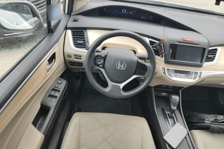 Used Honda Jade 2013 1.8L automatic Comfort version 5 seats Steering Wheel