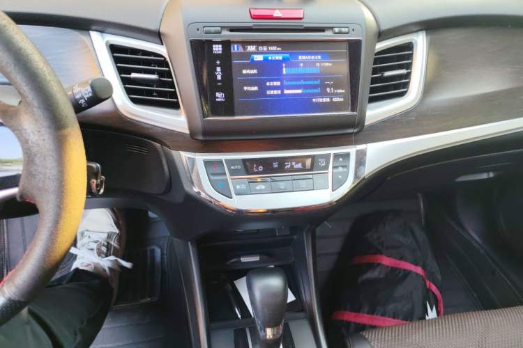 Used Honda Jade 2013 1.8L automatic Comfort version 5 seats Audio And AC Panel