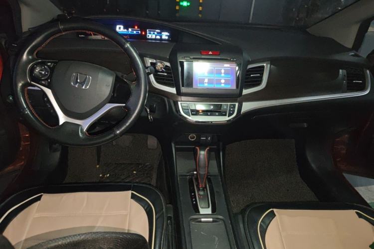 Used Honda Jade 2013 1.8L automatic Comfort version 5 seats Center Console