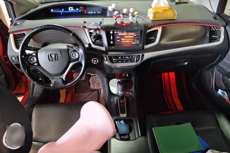 Used Honda Jade 2013 1.8L CVT Luxury Edition 5 seats Center Console