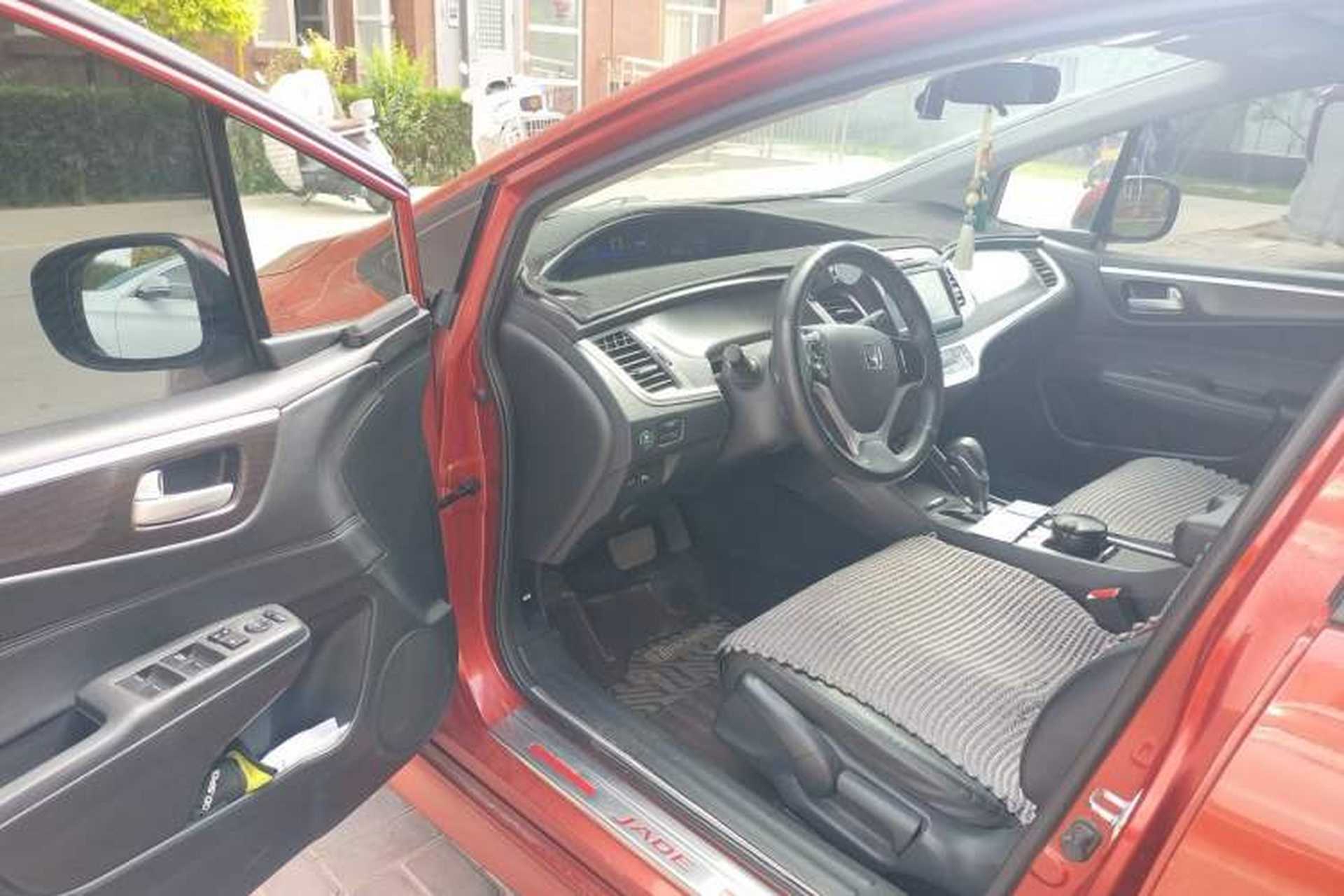 Used Honda Jade 2013 1.8L automatic Comfort version 5 seats Driver Seat
