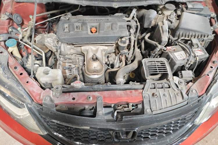 Used Honda Jade 2013 1.8L CVT Luxury Edition 5 seats Engine Bay