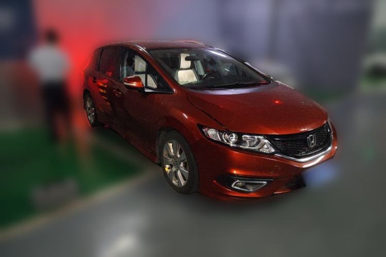 Used Honda Jade 2013 1.8L automatic Comfort version 5 seats Front Right 45 Deg