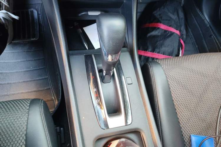 Used Honda Jade 2013 1.8L automatic Comfort version 5 seats Gear Lever