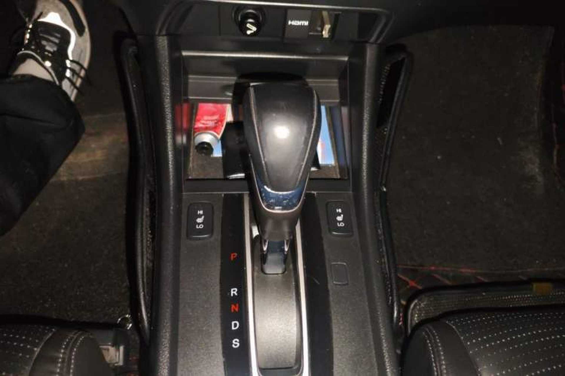 Used Honda Jade 2013 1.8L CVT Luxury Edition 5 seats Gear Lever
