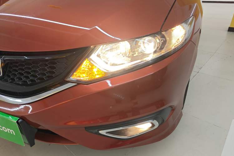 Used Honda Jade 2013 1.8L automatic Comfort version 5 seats Left Front Headlight
