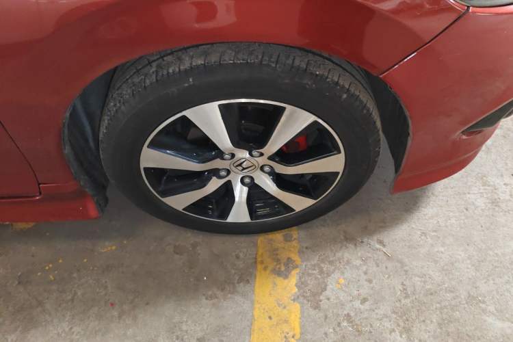 Used Honda Jade 2013 1.8L CVT Luxury Edition 5 seats Right Front Wheel Hub
