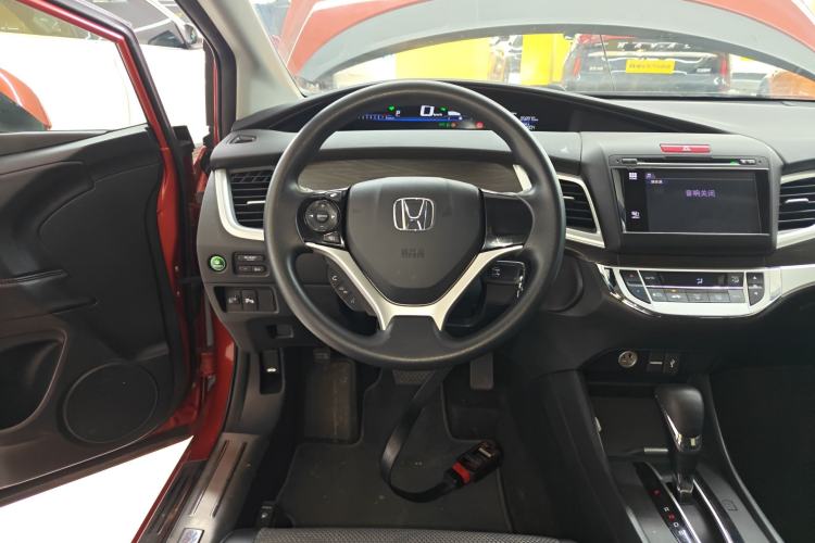 Used Honda Jade 2013 1.8L automatic Comfort version 5 seats Steering Wheel