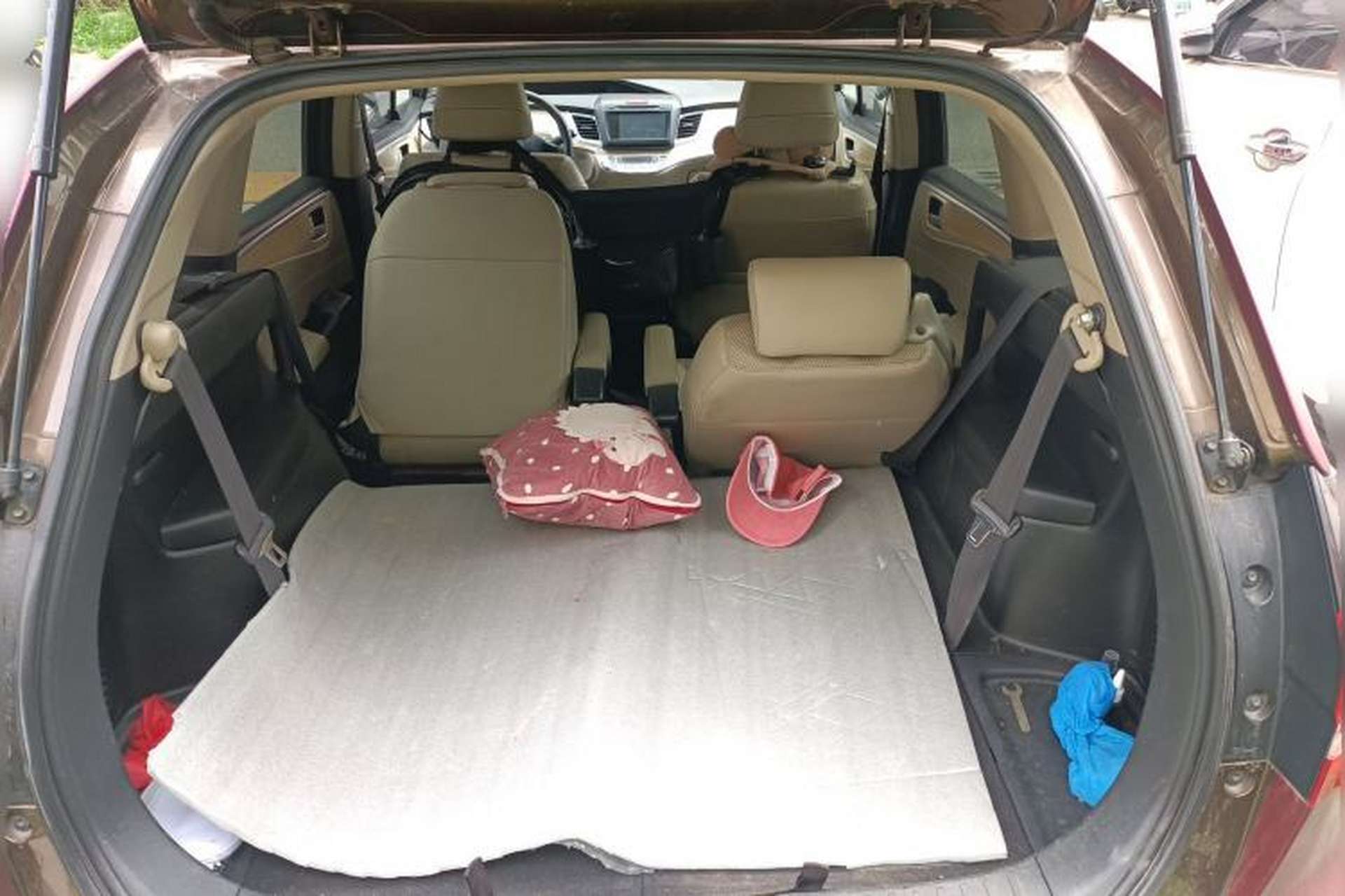 Used Honda Jade 2013 1.8L automatic Comfort version 6 seats Trunk