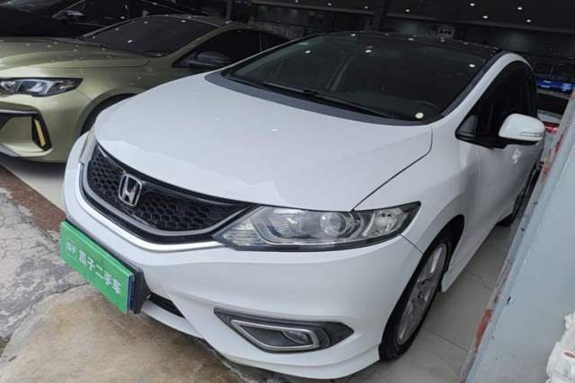 Used Honda Jade 2013 1.8L automatic Comfort version 5 seats
