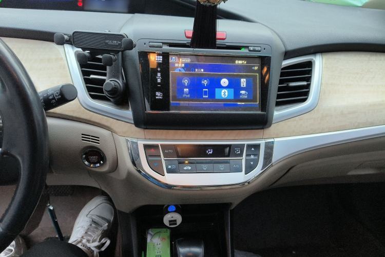 Used Honda Jade 2013 1.8L CVT Luxury Edition 6 seats Audio And AC Panel