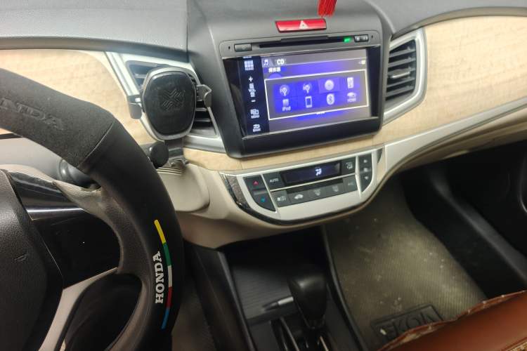 Used Honda Jade 2013 1.8L automatic Comfort version 5 seats Audio And AC Panel
