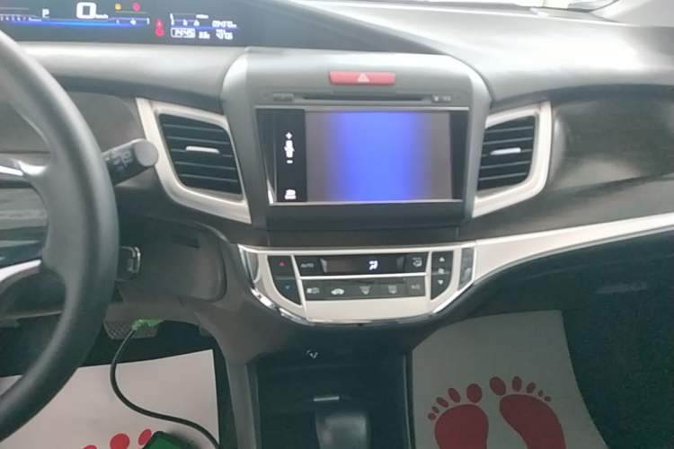 Used Honda Jade 2013 1.8L automatic Comfort version 5 seats Audio And AC Panel