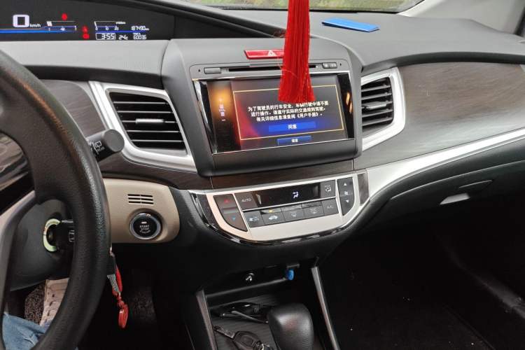 Used Honda Jade 2013 1.8L automatic Comfort version 5 seats Audio And AC Panel