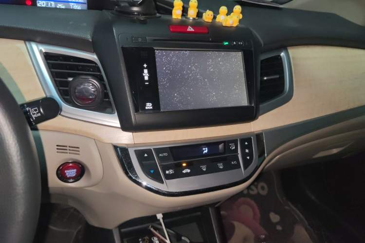 Used Honda Jade 2013 1.8L CVT Luxury Edition 5 seats Audio And AC Panel