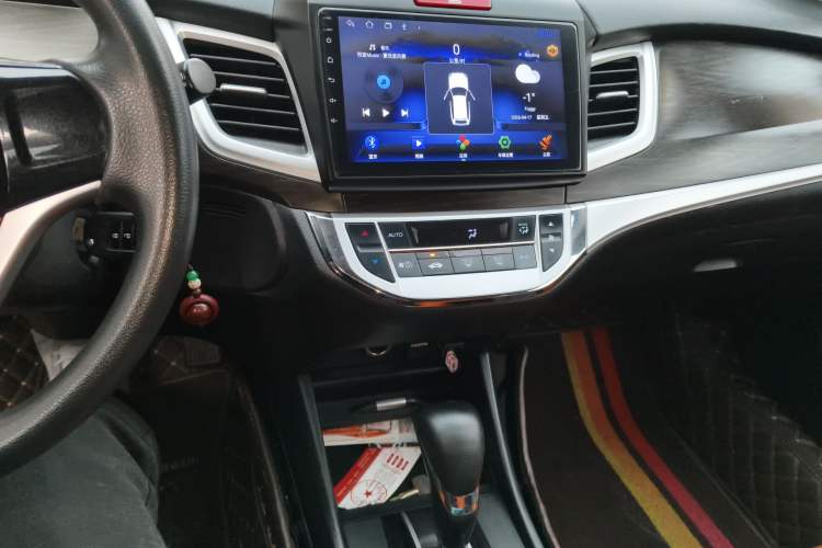 Used Honda Jade 2013 1.8L automatic Comfort version 5 seats Audio And AC Panel