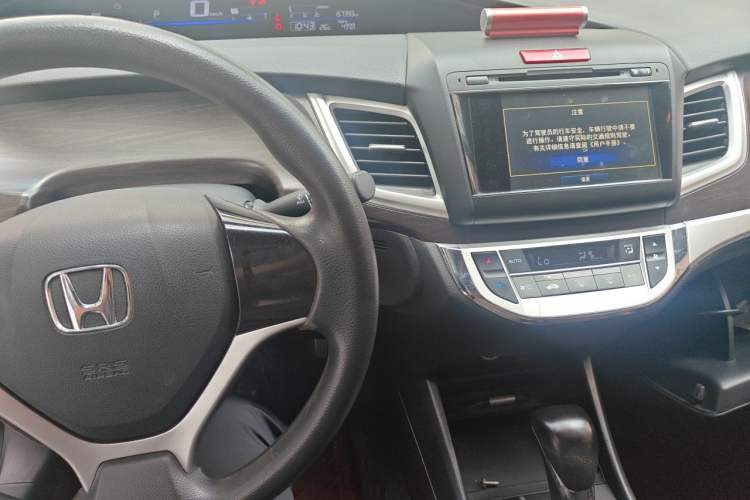 Used Honda Jade 2013 1.8L automatic Comfort version 5 seats Audio And AC Panel