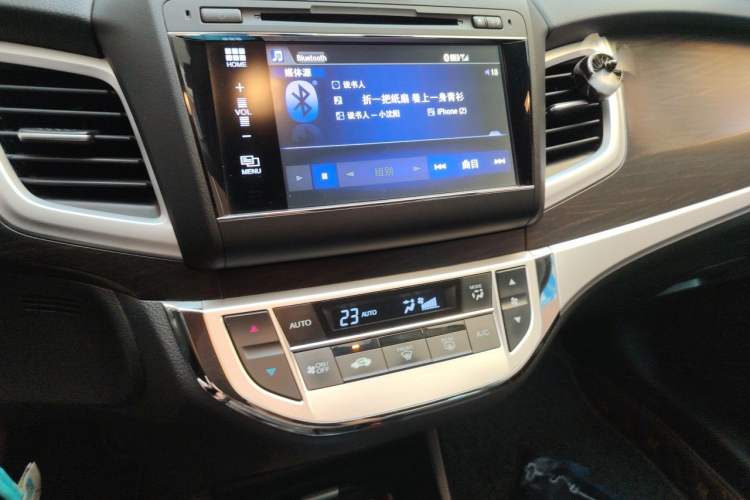 Used Honda Jade 2013 1.8L automatic Comfort version 5 seats Audio And AC Panel